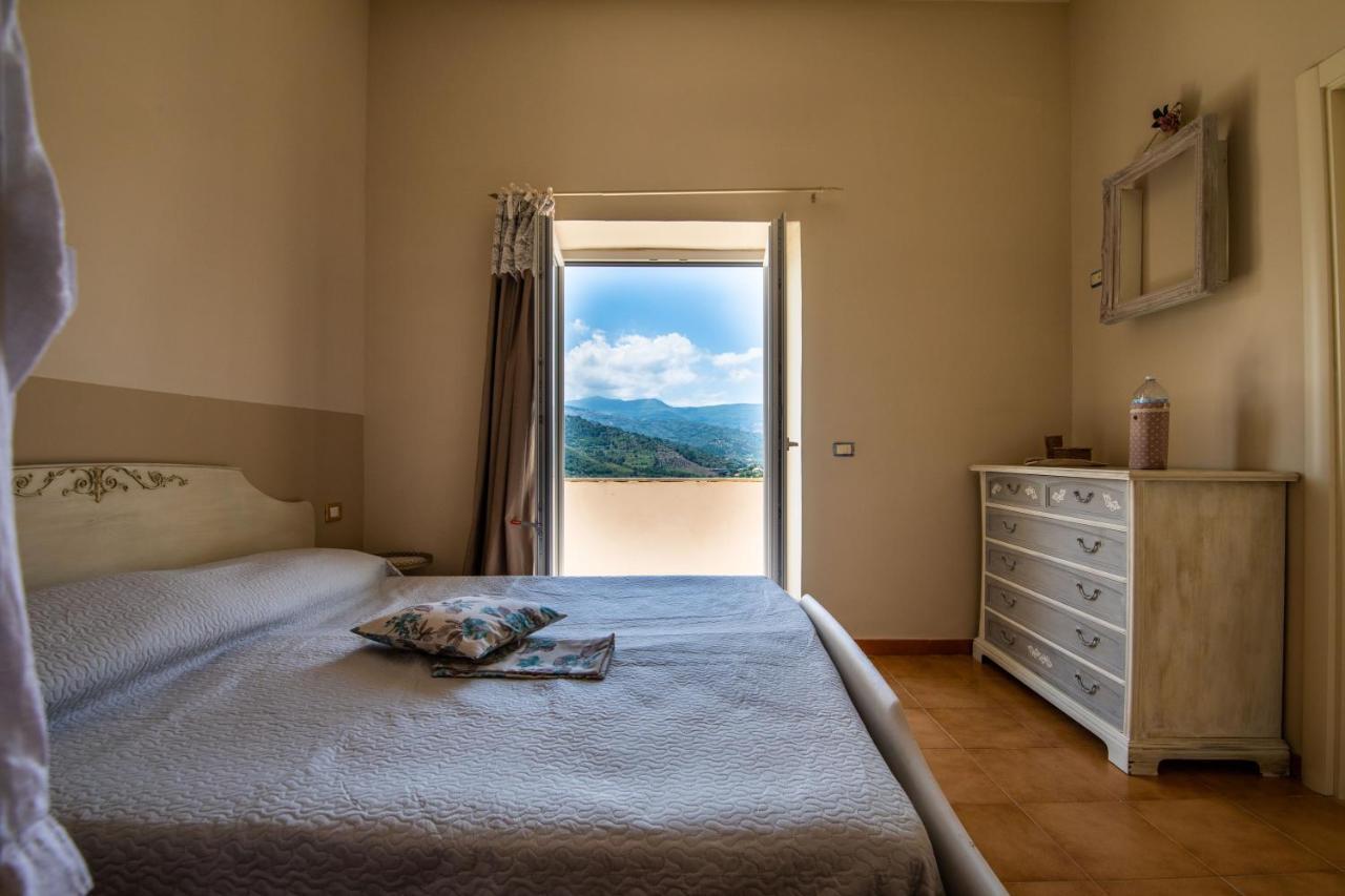 Апарт готель Il Panorama Housing Cilento Санта-Марія-ді-Кастеллабате Екстер'єр фото